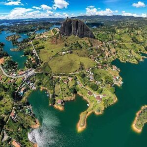 GUATAPÉ GROUP TOUR