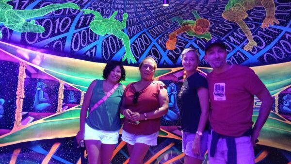 CITY AND COMUNA 13 GROUP TOUR